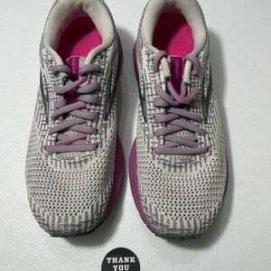 Brooks Women's Sneakers Size 6.5 Pink Cream and Pink SB-AJ